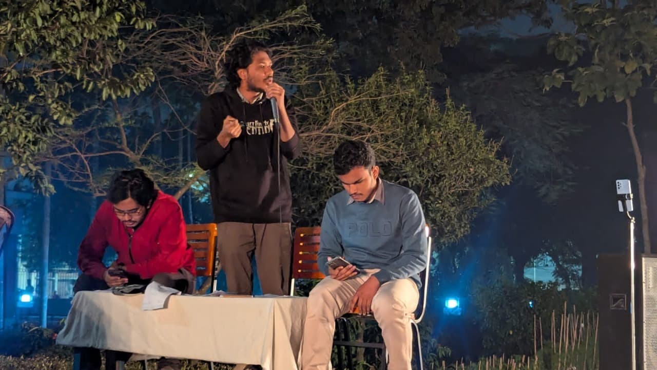 আলোর মিছিল ও প্রদর্শনী বিতর্ক ২০২৪